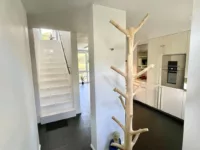KT92612_Eingang_Blick zur Küche_Esszimmer