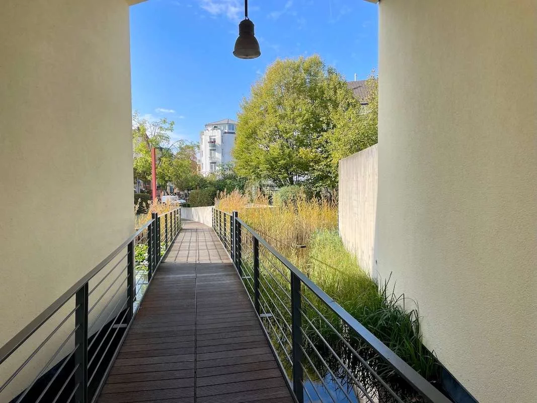 KT92612_Aussenbereich_Brücke