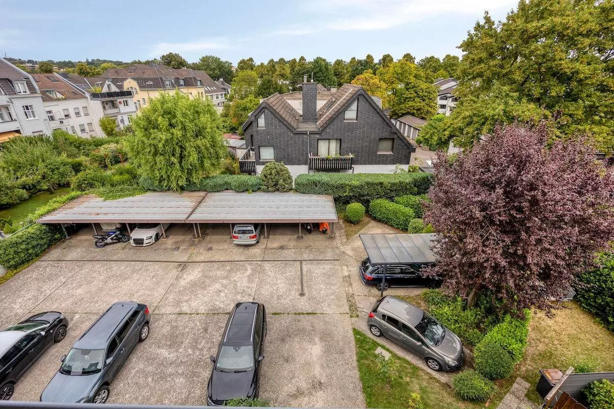 Carports und Blick zum Garten1