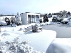 Traumhaftes Einfamilienhaus mit eigenem Saunahaus inmitten der idyllischen und grünen Eifel ! - Winterbild-1