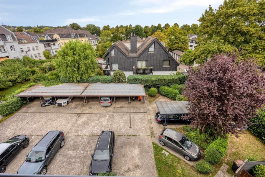 Carports und Blick zum Garten1