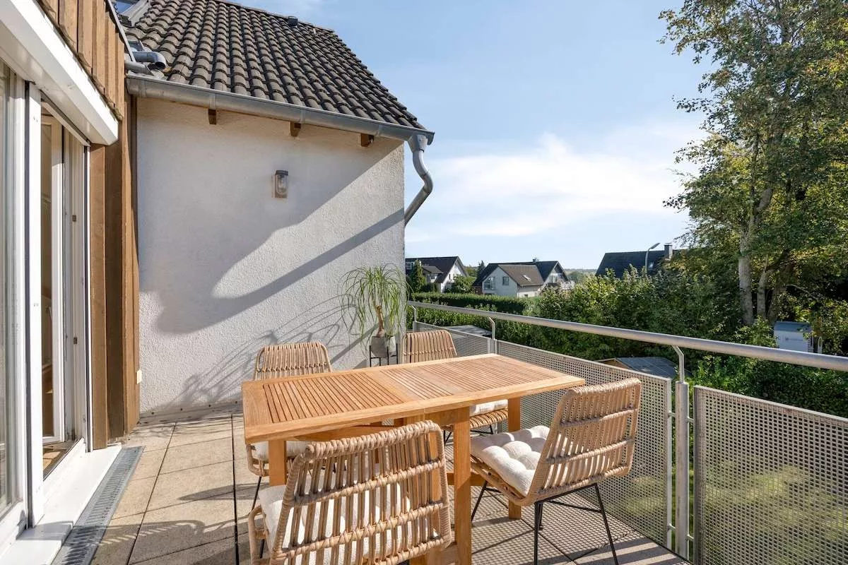 KT92611_Balkon1